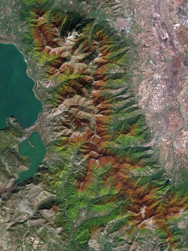 The colours of autumn across the western border of North Macedonia and Greece are captured in this Copernicus Sentinel-2 image from 27 October 2024.