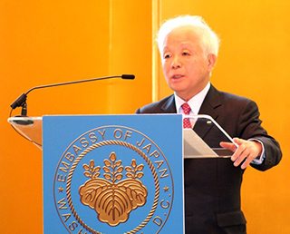 Dr. Okumura Visits U.S.A., Delivers Speeches in Washington D.C.