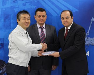 Turkey hands over samples to Japan for space environment long-term exposure experiment to be conducted under Turkey-Japan cooperation on Kibo utilization!
